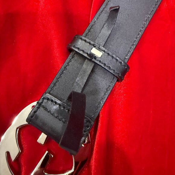 AUTHENTIC GUCCI BLACK LEATHER BELT SILVER HARDWARE WITH A TINY FIXABLE FLAW - Picture 13 of 13